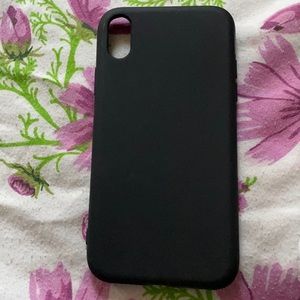 A black phone case for iPhone XR.